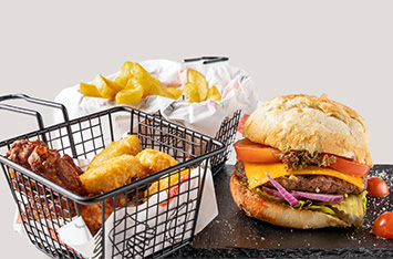 Produktbild Burger & Fingerfood deiner Wahl, dazu Pommes